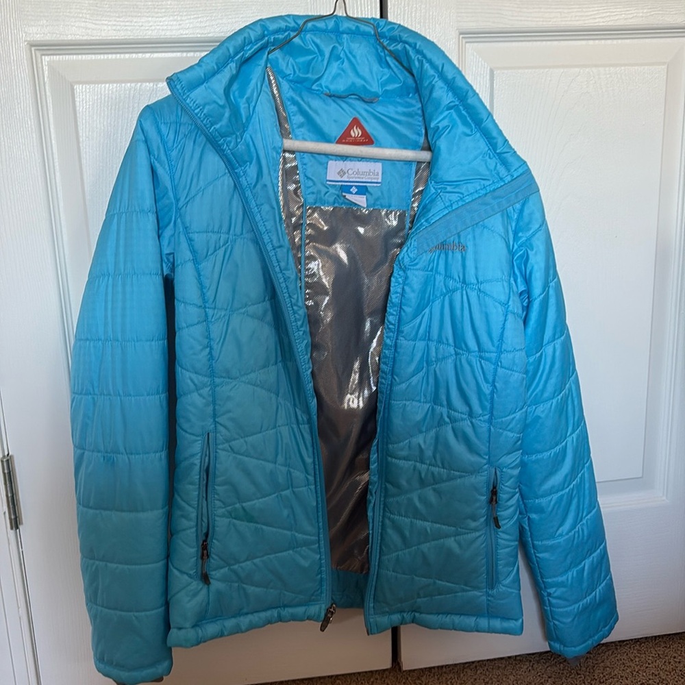 Small blue Columbia puffer jacket!